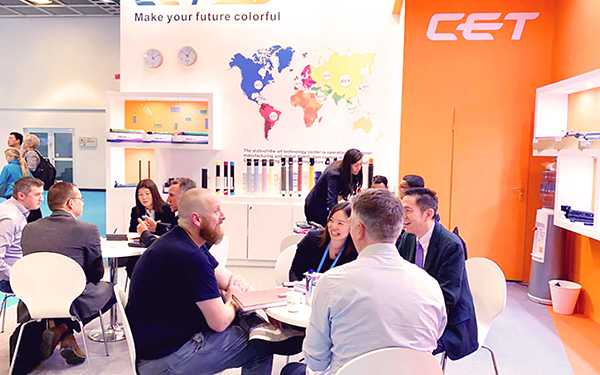 深圳展臺搭建商要如何俘獲客戶的心？