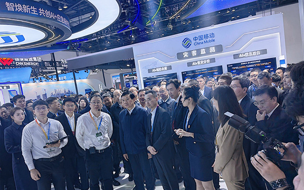 在香港展位搭建服務(wù)中，如何讓空間本身訴說(shuō)情感？