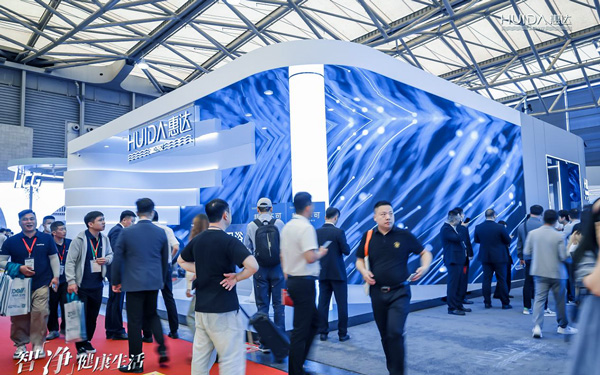 在深圳展覽會布置中，怎樣利用聲音環境營造共鳴？